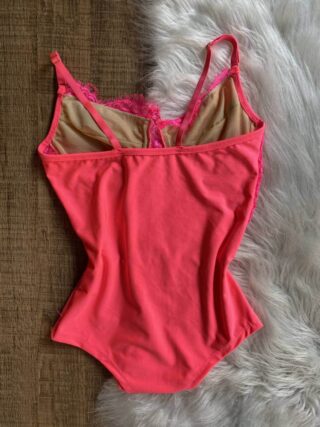 semprelindaloja com br body renda lia rosa neon 2