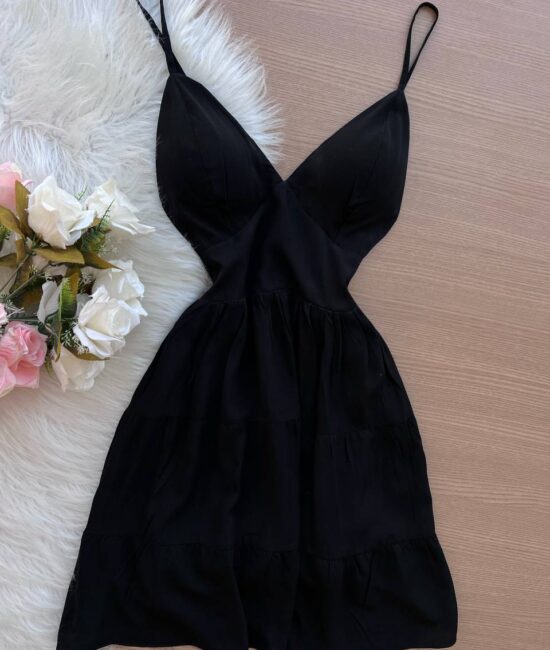 Vestido de Alça com Decote - Preto - Sempre Linda Loja