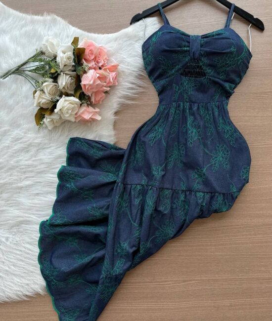 Vestido Midi Luiza c/ Alça Detalhe Aberto no Decote Azul Bodado – Verde - Sempre Linda Loja