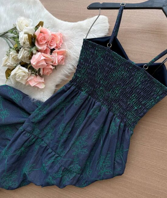 Vestido Midi Luiza c/ Alça Detalhe Aberto no Decote Azul Bodado – Verde - Sempre Linda Loja