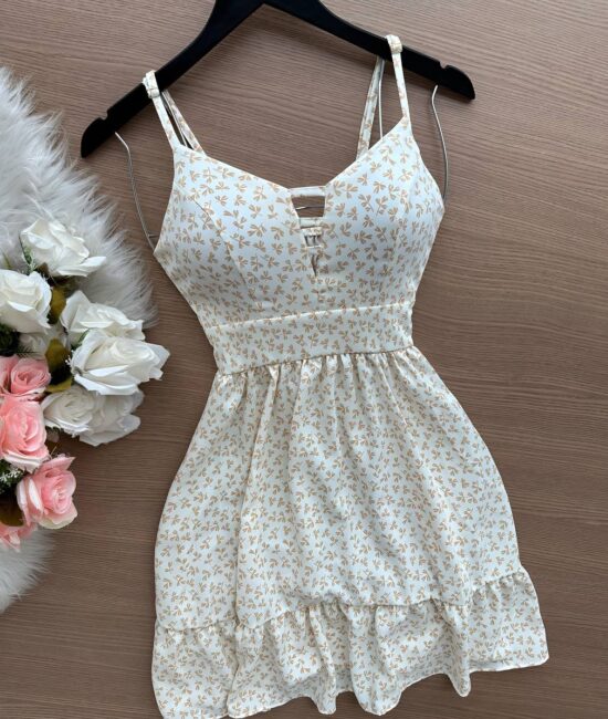 Vestido Yasmin Curto c/ Detalhe no Decote estampado Irís – Branco - Sempre Linda Loja