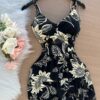 Vestido Curto Ayla c/ Detalhe Aberto no Decote Estampado  – Preto - Sempre Linda Loja