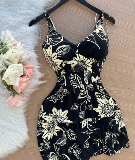 Vestido Curto Ayla c/ Detalhe Aberto no Decote Estampado  – Preto - Sempre Linda Loja