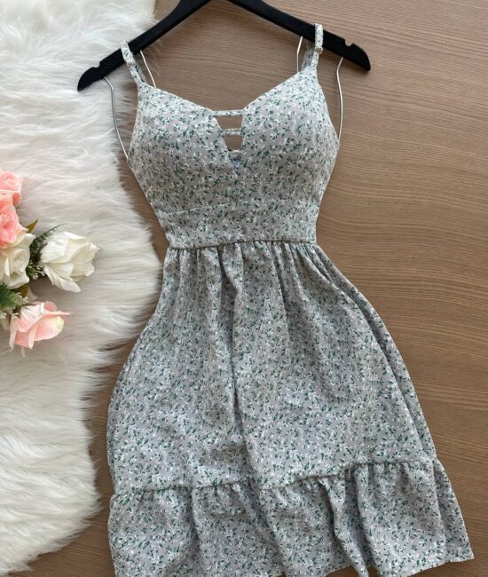 Vestido Yasmin Curto c/ Detalhe no Decote Estampado Bromélia – Preto - Sempre Linda Loja