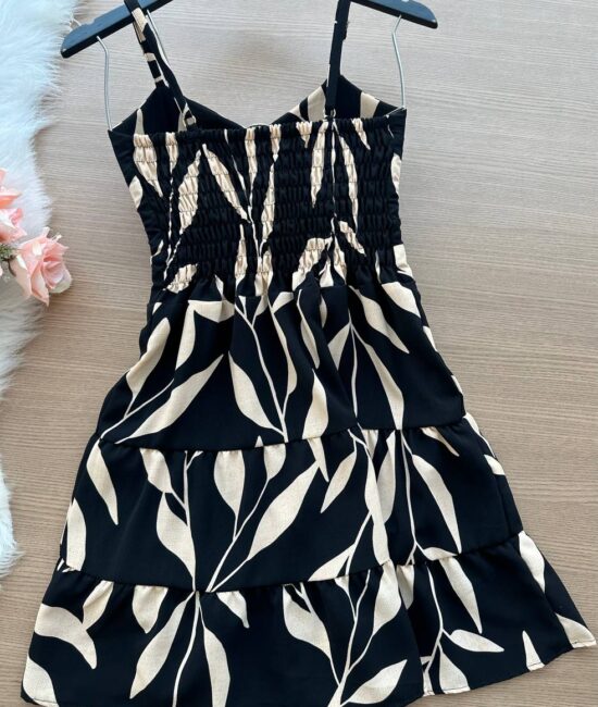 Vestido Curto Brenda Estampado Folhas - Preto - Sempre Linda Loja