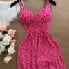 Vestido Yasmin Curto c/ Detalhe no Decote estampado Irís – Pink - Sempre Linda Loja