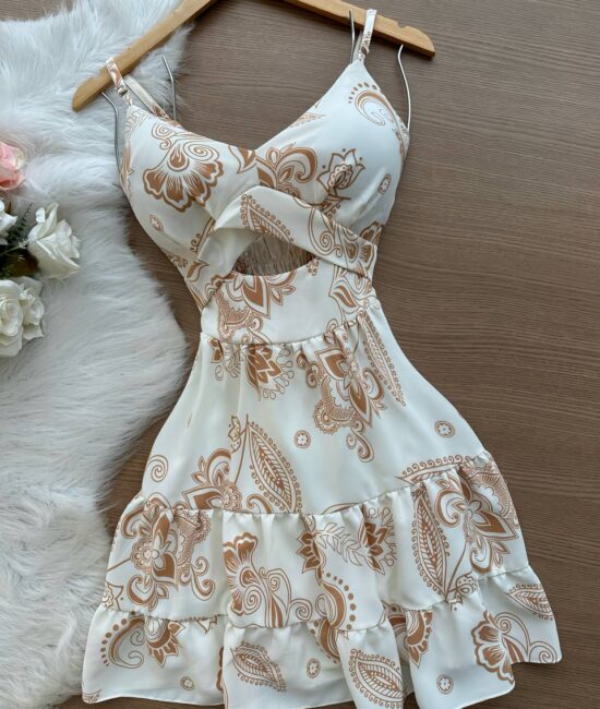 Vestido Yasmin Curto c/ Detalhe no Decote estampado Florido Modelo 1 – Branco - Sempre Linda Loja