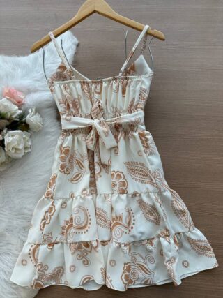 Vestido Yasmin Curto c/ Detalhe no Decote estampado Florido Modelo 1 – Branco - Sempre Linda Loja