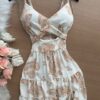 Vestido Curto Ayla c/ Detalhe Aberto no Decote Estampado – Nude - Sempre Linda Loja